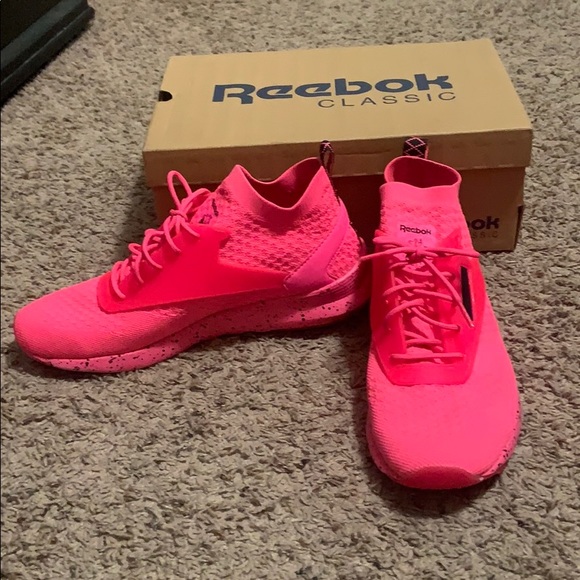 Reebok - Picture 3 of 6